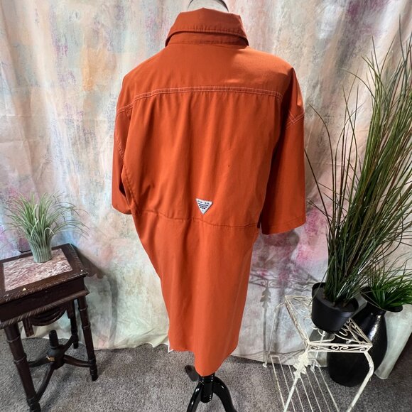 πColumbia Texas Longhorns PFG Low Drag Offshore Omni-Shade Button-Up Shirt - Picture 2 of 16